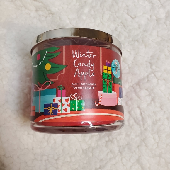 Bath & Body Works 3 Wick Winter Candles - NEW - Picture 12 of 14